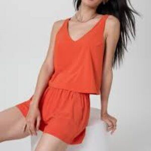 ✅ VUORI Villa Short IN Bright POPPY Athletic Shorts SIZE LARGE ELASTIC WAIST